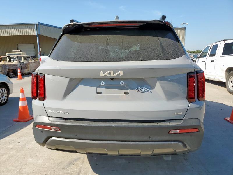 5XYRHDLF0PG169642 - 2023 KIA SORENTO EX Сірий фото 6