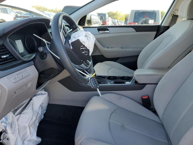 5NPE24AF6JH673373 - 2018 HYUNDAI SONATA SE 银色 照片 7