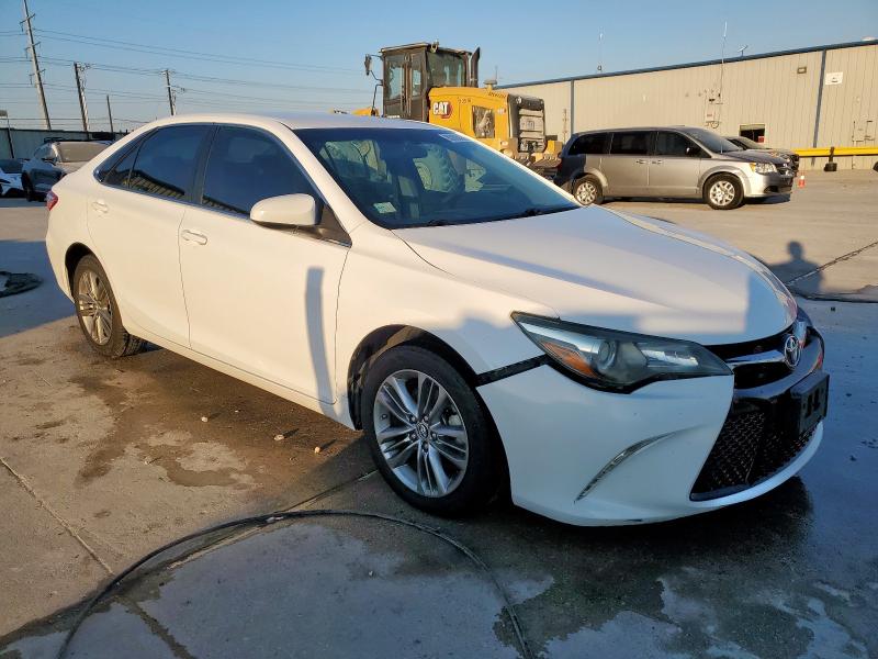 4T1BF1FKXFU995342 - 2015 TOYOTA CAMRY LE WHITE photo 4
