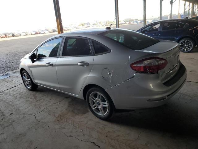3FADP4BJ6JM135143 - 2018 FORD FIESTA SE SILVER photo 2