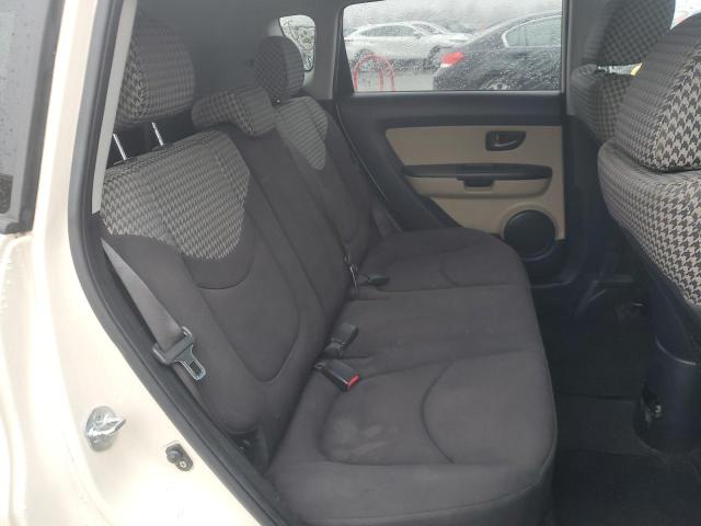 KNDJT2A28B7715089 - 2011 KIA SOUL + CREAM photo 11