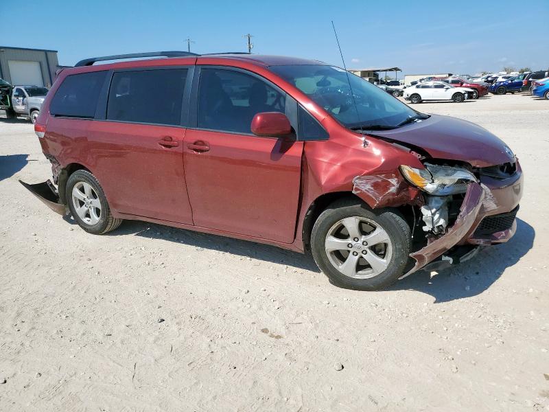 5TDKK3DC4DS298306 - 2013 TOYOTA SIENNA LE მუქწითელი ფოტო 4