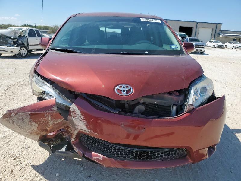 5TDKK3DC4DS298306 - 2013 TOYOTA SIENNA LE მუქწითელი ფოტო 5