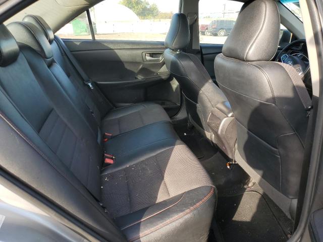 4T1BF1FK6GU241047 - 2016 TOYOTA CAMRY LE ვერცხლისფერი ფოტო 10