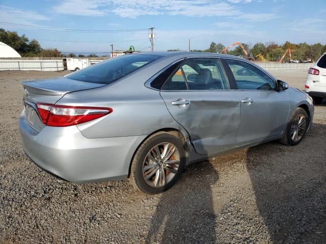 4T1BF1FK6GU241047 - 2016 TOYOTA CAMRY LE ვერცხლისფერი ფოტო 3