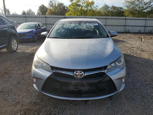 4T1BF1FK6GU241047 - 2016 TOYOTA CAMRY LE ვერცხლისფერი ფოტო 5