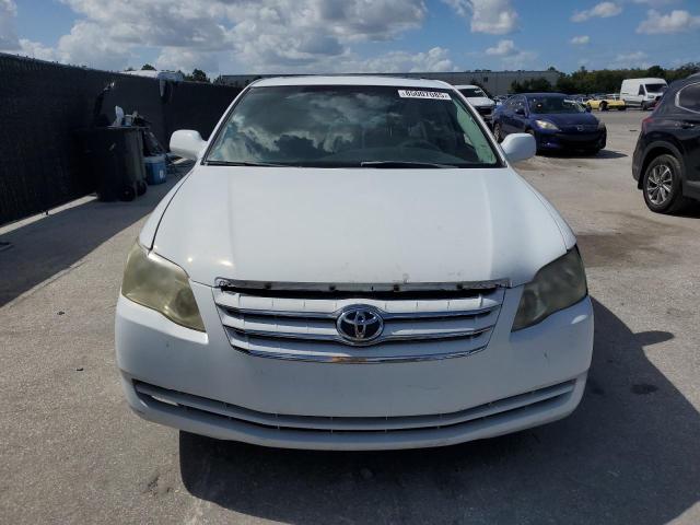 4T1BK36B46U119244 - 2006 TOYOTA AVALON XL WHITE photo 5