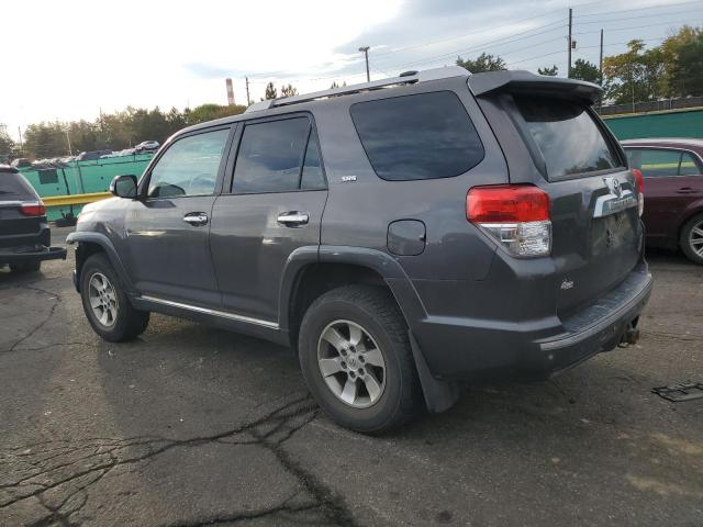JTEBU5JR1B5062189 - 2011 TOYOTA 4RUNNER SR5 GRAY photo 2