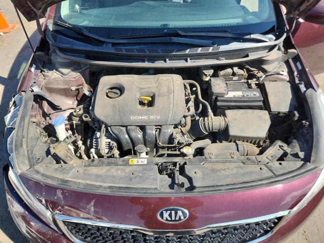 3KPFL4A78JE248932 - 2018 KIA FORTE LX Burgund zdjęcie 11