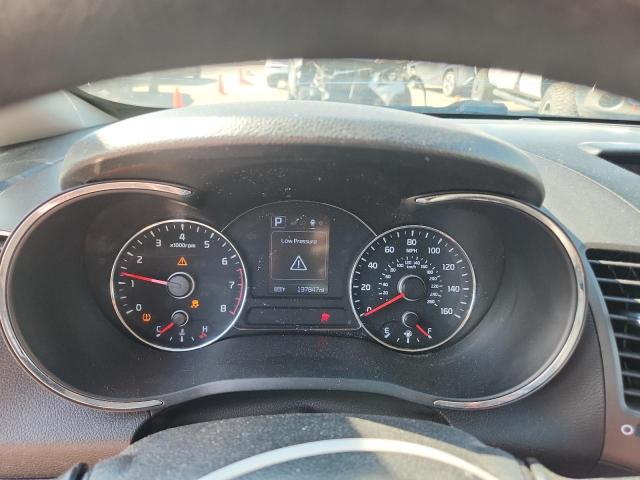 3KPFL4A78JE248932 - 2018 KIA FORTE LX Burgund zdjęcie 9