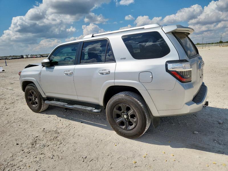 JTEBU5JRXJ5571647 - 2018 TOYOTA 4RUNNER SR5/SR5 PREMIUM Gümüş fotoğraf 2