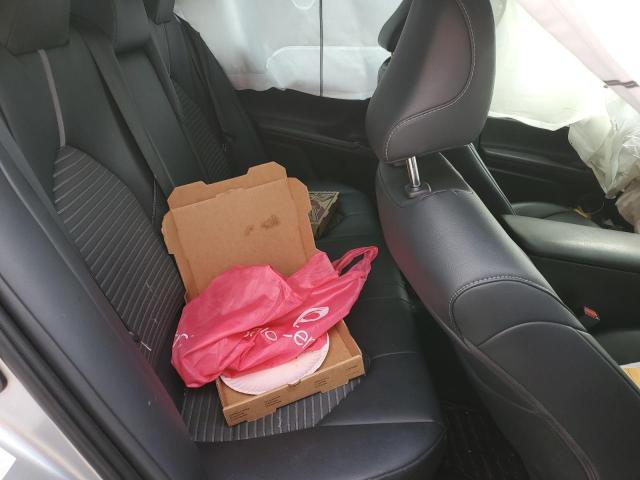 4T1B11HK4KU185498 - 2019 TOYOTA CAMRY L SILVER photo 10