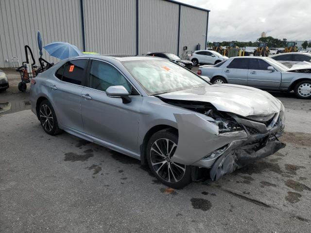 4T1B11HK4KU185498 - 2019 TOYOTA CAMRY L SILVER photo 4