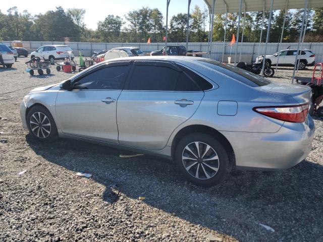 4T1BF1FK7FU924504 - 2015 TOYOTA CAMRY LE SILVER photo 2