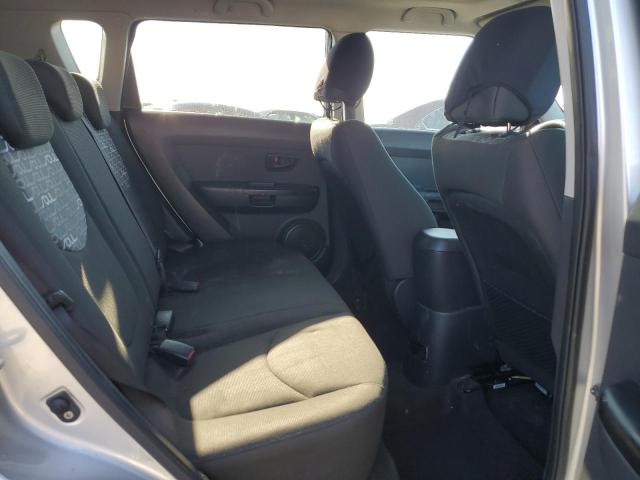 KNDJT2A25A7063563 - 2010 KIA SOUL + SILVER photo 11
