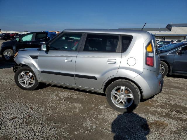 KNDJT2A25A7063563 - 2010 KIA SOUL + SILVER photo 2