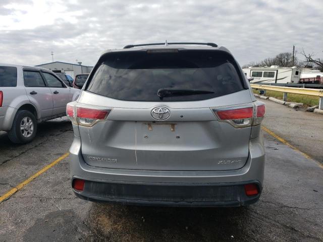 5TDJKRFH5GS237784 - 2016 TOYOTA HIGHLANDER XLE 银色 照片 6