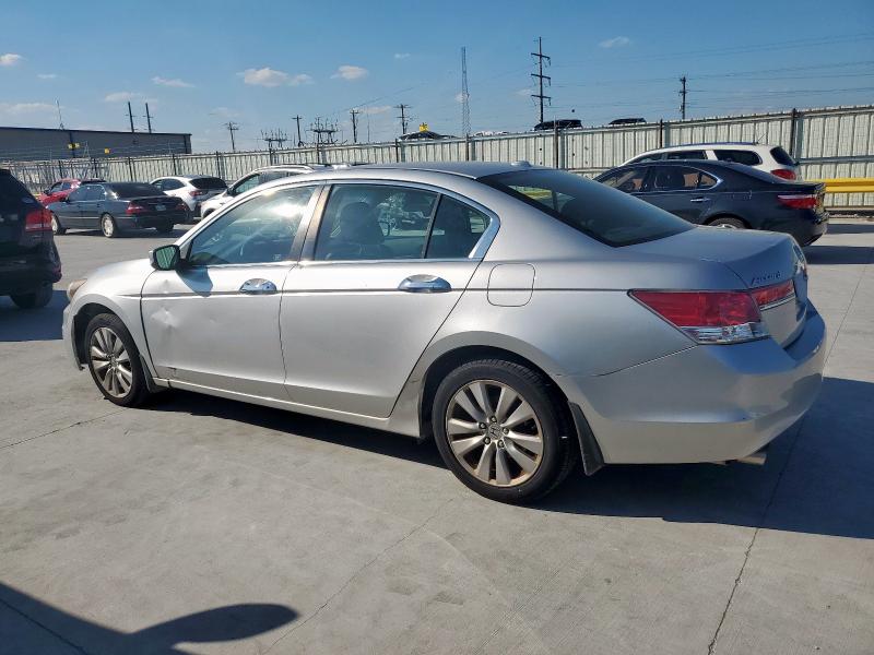 1HGCP3F86CA005341 - 2012 HONDA ACCORD EXL SILVER photo 2