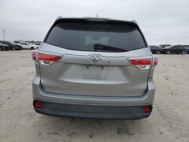 5TDKKRFH7GS136041 - 2016 TOYOTA HIGHLANDER XLE SILVER photo 6