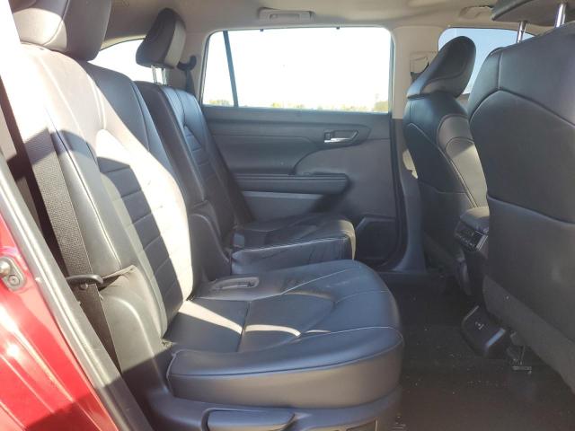 5TDGZRBH3NS560448 - 2022 TOYOTA HIGHLANDER XLE RED photo 11