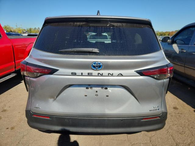 5TDYSKFC3MS009479 - 2021 TOYOTA SIENNA XLE 银色 照片 6
