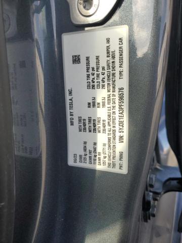 5YJ3E1EA3PF596576 - 2023 TESLA MODEL 3 Gris foto 13