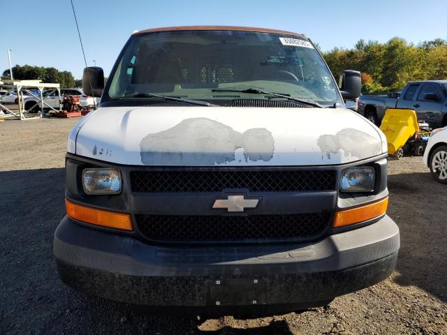 1GCFG15X861170935 - 2006 CHEV EXPRESS G1500 WHITE photo 5