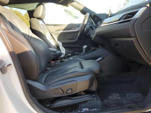 WBXHT3C33GP883176 - 2016 BMW X1 XDRIVE28I WHITE photo 7