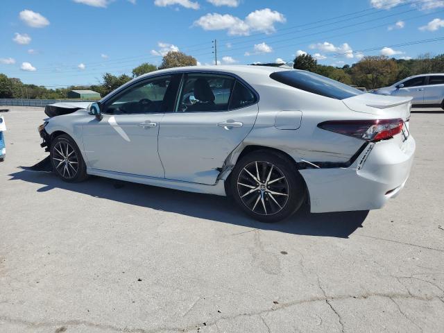 4T1G11AK3PU125980 - 2023 TOYOTA CAMRY SE NIGHT SHADE WHITE photo 2