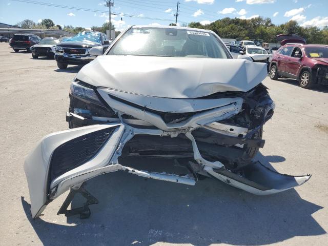 4T1G11AK3PU125980 - 2023 TOYOTA CAMRY SE NIGHT SHADE WHITE photo 5