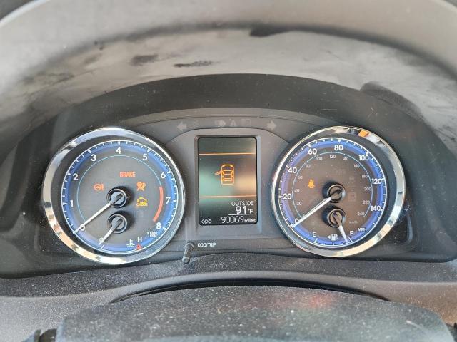 5YFBURHE7JP839927 - 2018 TOYOTA COROLLA L WHITE photo 9