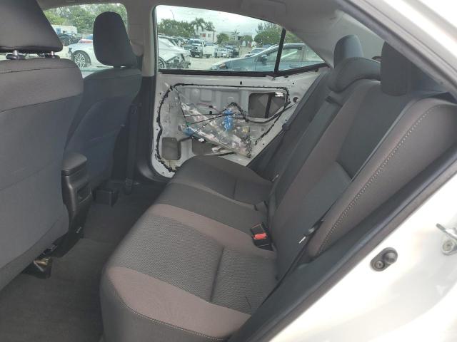 5YFBURHE9KP944146 - 2019 TOYOTA COROLLA L WHITE photo 10