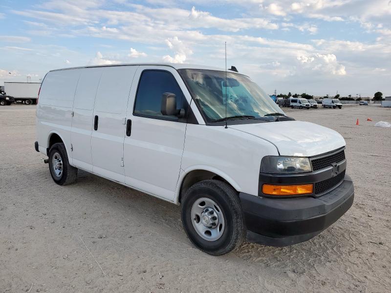 1GCWGAFG6L1268596 - 2020 CHEVROLET EXPRESS G2500 WHITE photo 4