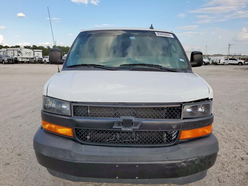1GCWGAFG6L1268596 - 2020 CHEVROLET EXPRESS G2500 WHITE photo 5