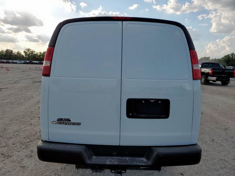 1GCWGAFG6L1268596 - 2020 CHEVROLET EXPRESS G2500 WHITE photo 6