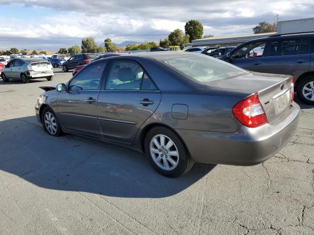 4T1BF30K24U574300 - 2004 TOYOTA CAMRY LE GRAY photo 2