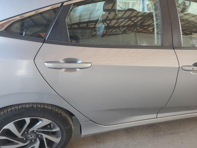 2HGFC2F85HH556520 - 2017 HONDA CIVIC EX SILVER photo 10