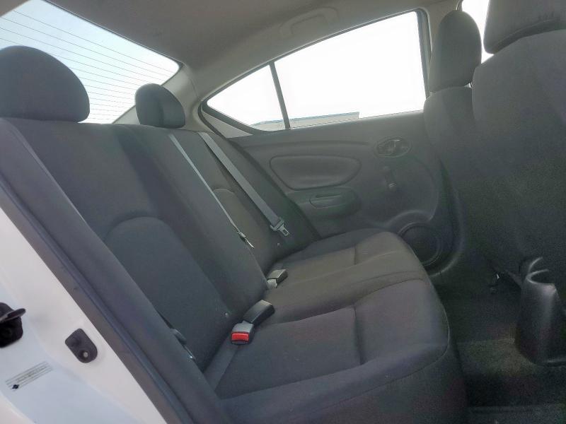 3N1CN7APXKL839438 - 2019 NISSAN VERSA S Blanco foto 10