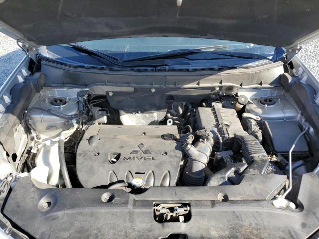 JA4AP3AUXJU023700 - 2018 MITSUBISHI OUTLANDER ES Gümüş foto 12