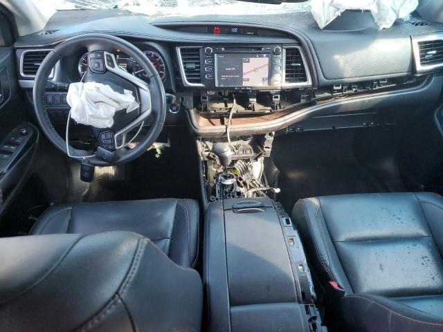 5TDJZRFH9KS715886 - 2019 TOYOTA HIGHLANDER SE SILVER photo 8