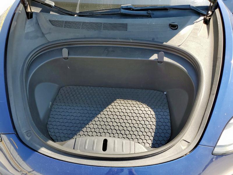 5YJ3E1EA4JF118318 - 2018 TESLA MODEL 3 蓝色 照片 11