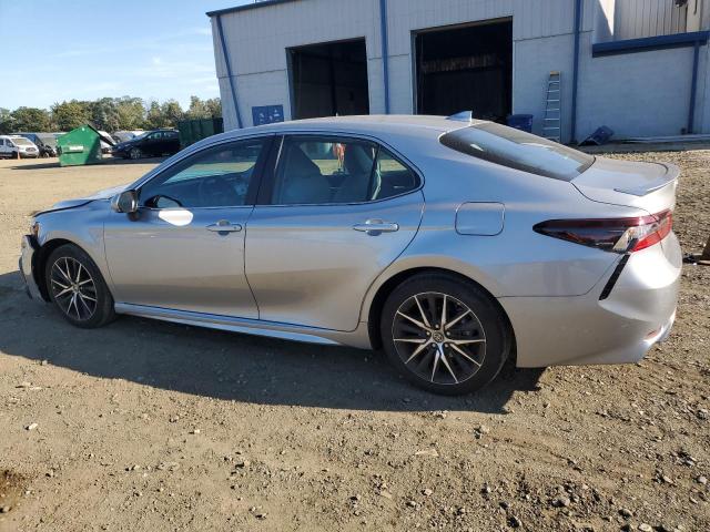 4T1G11BK2RU113501 - 2024 TOYOTA CAMRY SE NIGHT SHADE SILVER photo 2