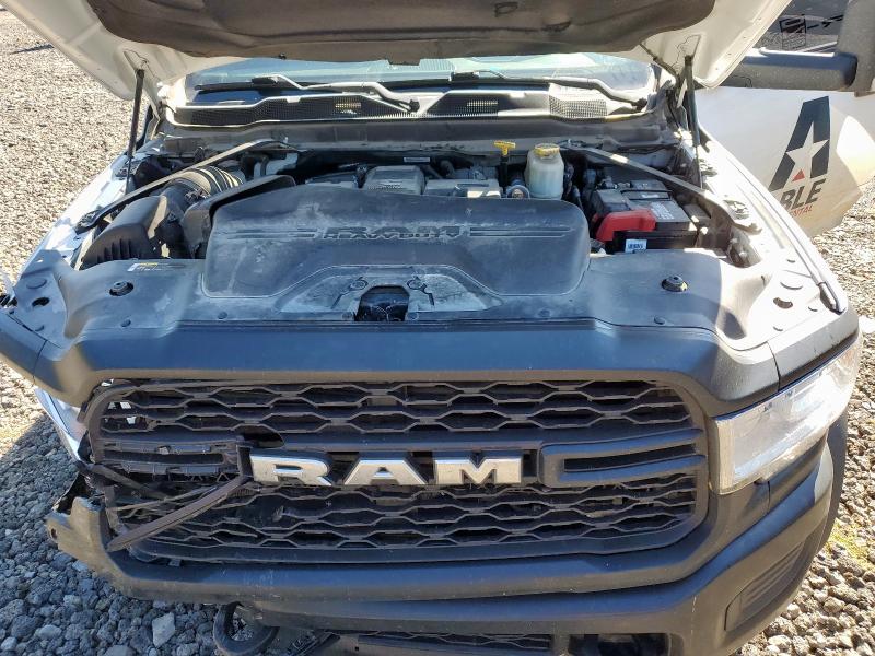 3C7WRNBL7NG255688 - 2022 RAM 5500 白色 照片 11