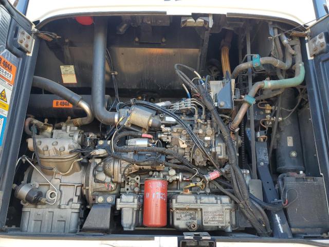 1UYVS2538BU063407 - 2011 UTILITY VS2RA Weiß Foto 7