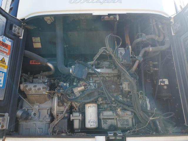 1UYVS2536BU063406 - 2011 UTILITY VS2RA თეთრი ფოტო 7