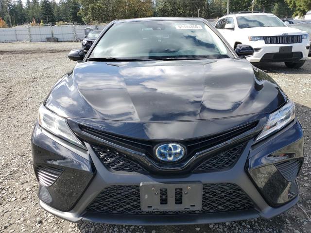 4T1J31AK7LU519332 - 2020 TOYOTA CAMRY SE BLACK photo 5