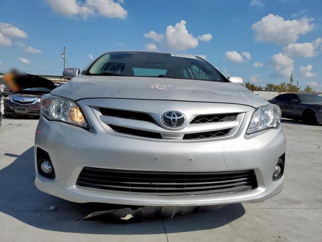 5YFBU4EE6CP012785 - 2012 TOYOTA COROLLA BASE ვერცხლისფერი ფოტო 5