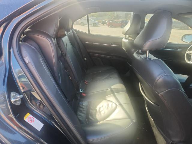 4T1B11HK1JU556521 - 2018 TOYOTA CAMRY L BLUE photo 10