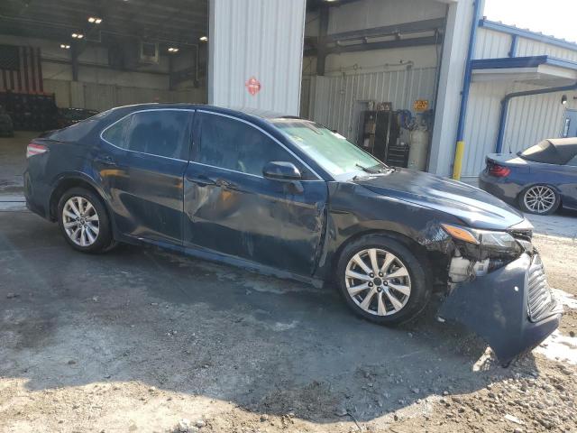 4T1B11HK1JU556521 - 2018 TOYOTA CAMRY L BLUE photo 4