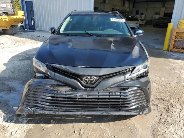4T1B11HK1JU556521 - 2018 TOYOTA CAMRY L BLUE photo 5